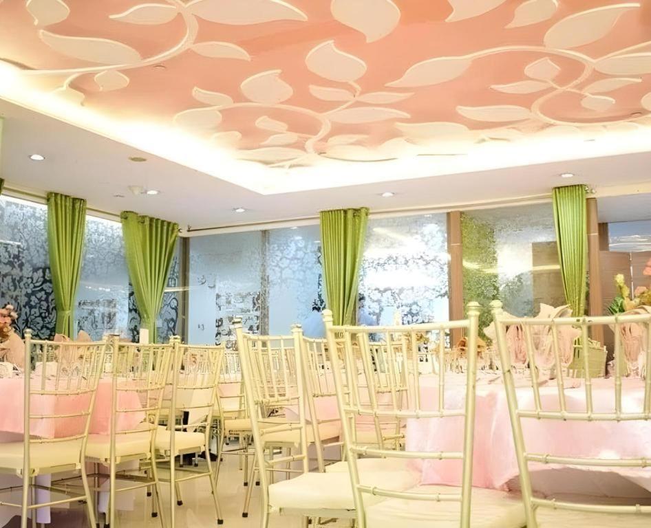 Vista Hotel Cubao Quezon City Exteriér fotografie